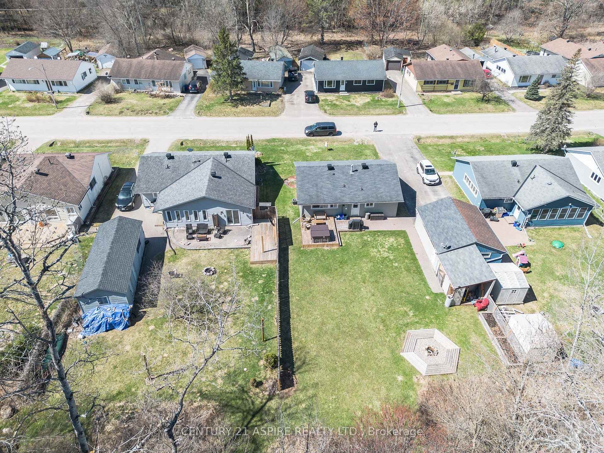 51 Beach Avenue photo 28
