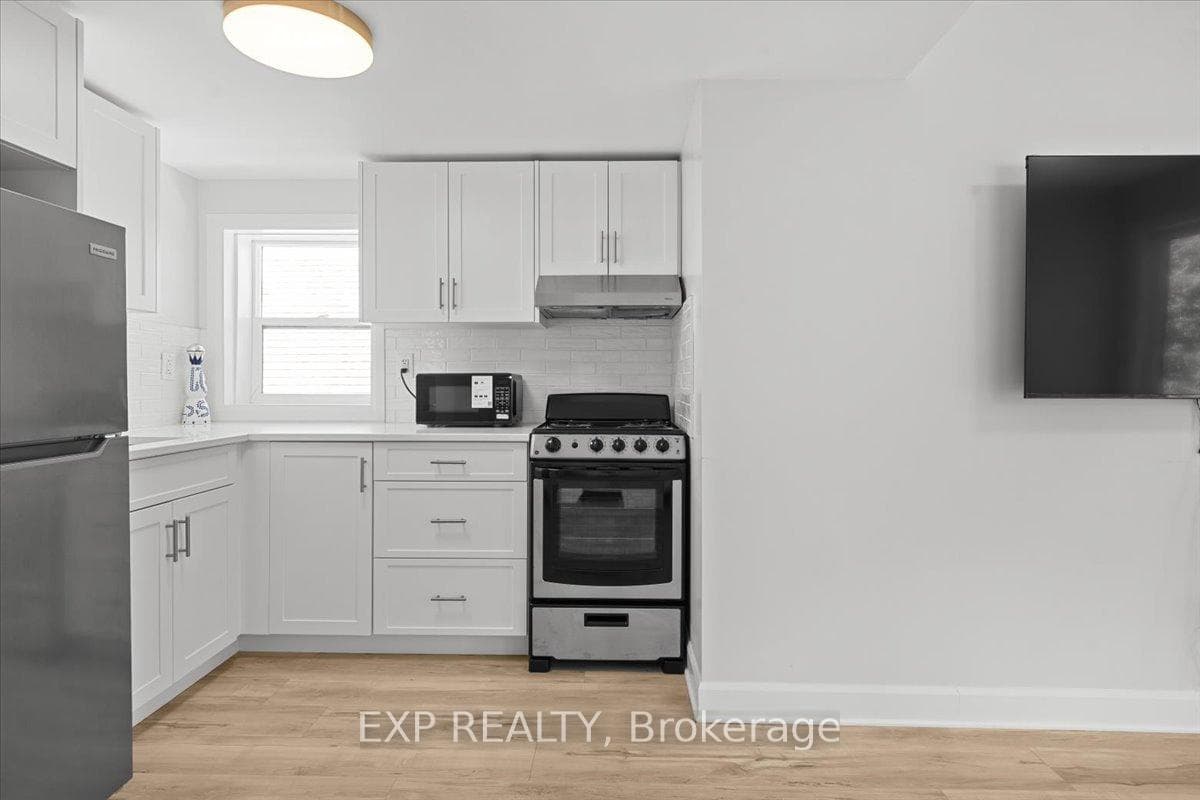 183 Britannia Road Unit 2 photo 13
