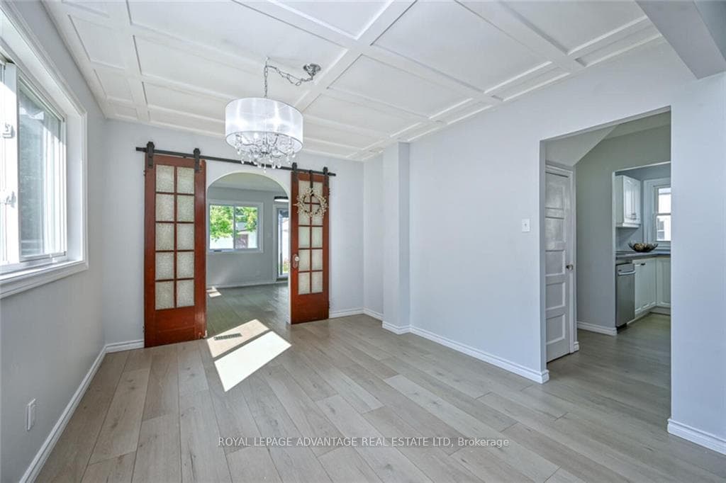 12 ABERDEEN Avenue photo 6