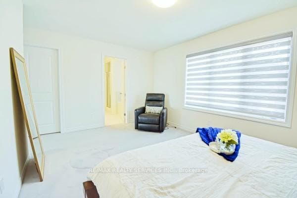 13 Jenner Drive photo 34