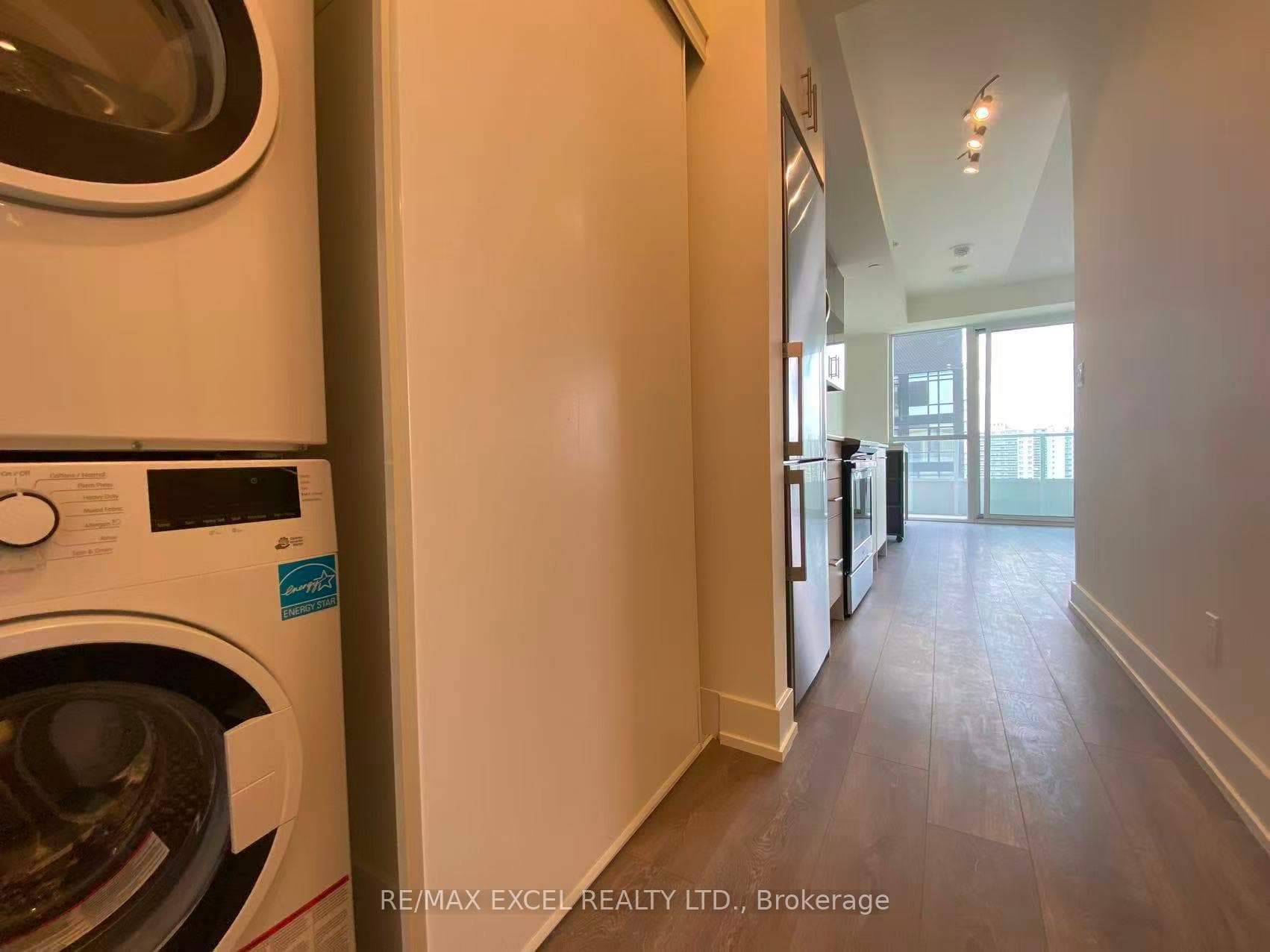 180 Fairview Mall Drive Unit 1006 photo 8