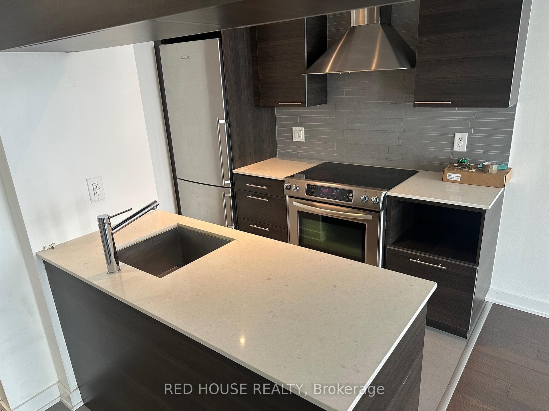 1 Market Street Unit 1807 photo 4