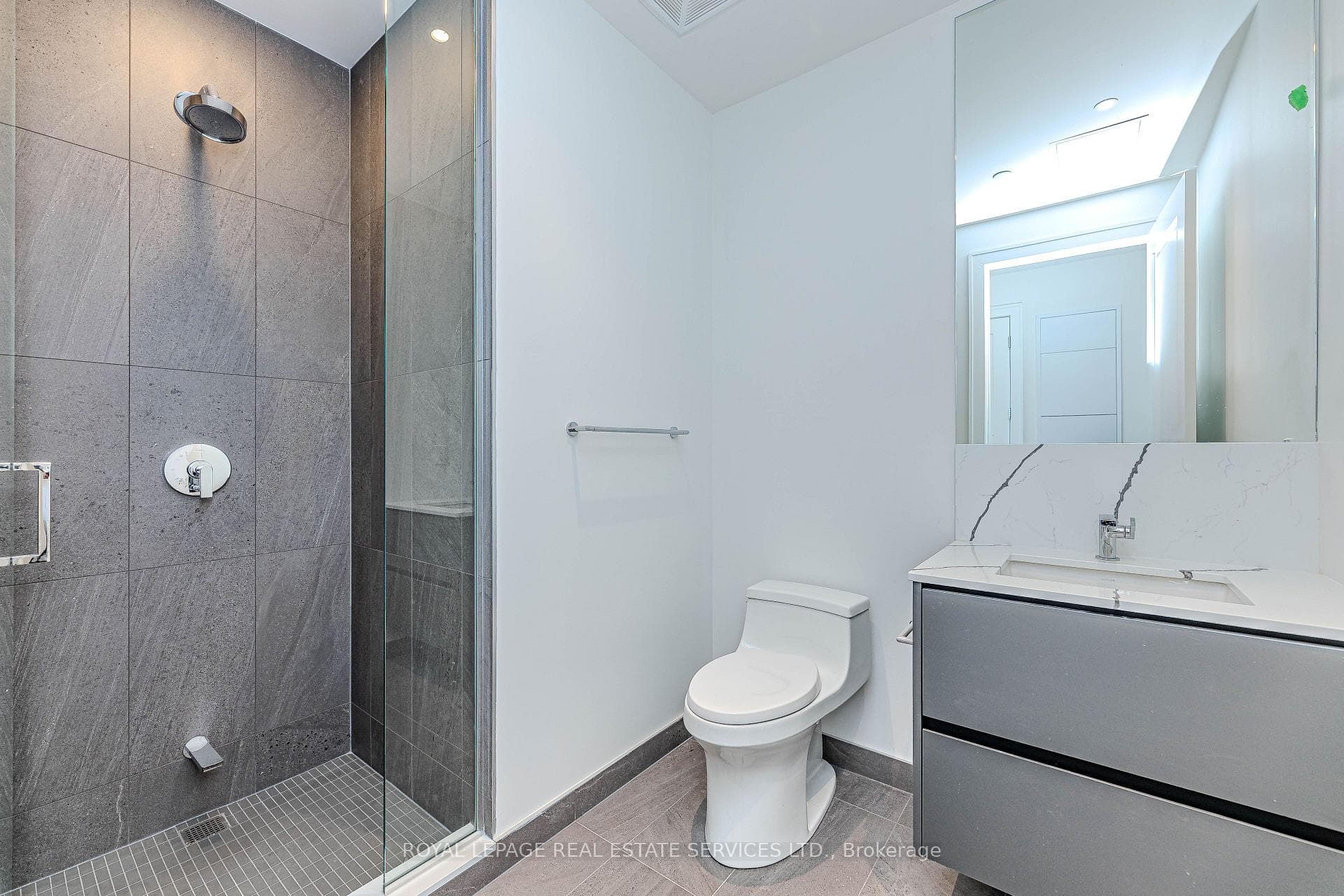 2 Forest Hill Road Unit 605 photo 4