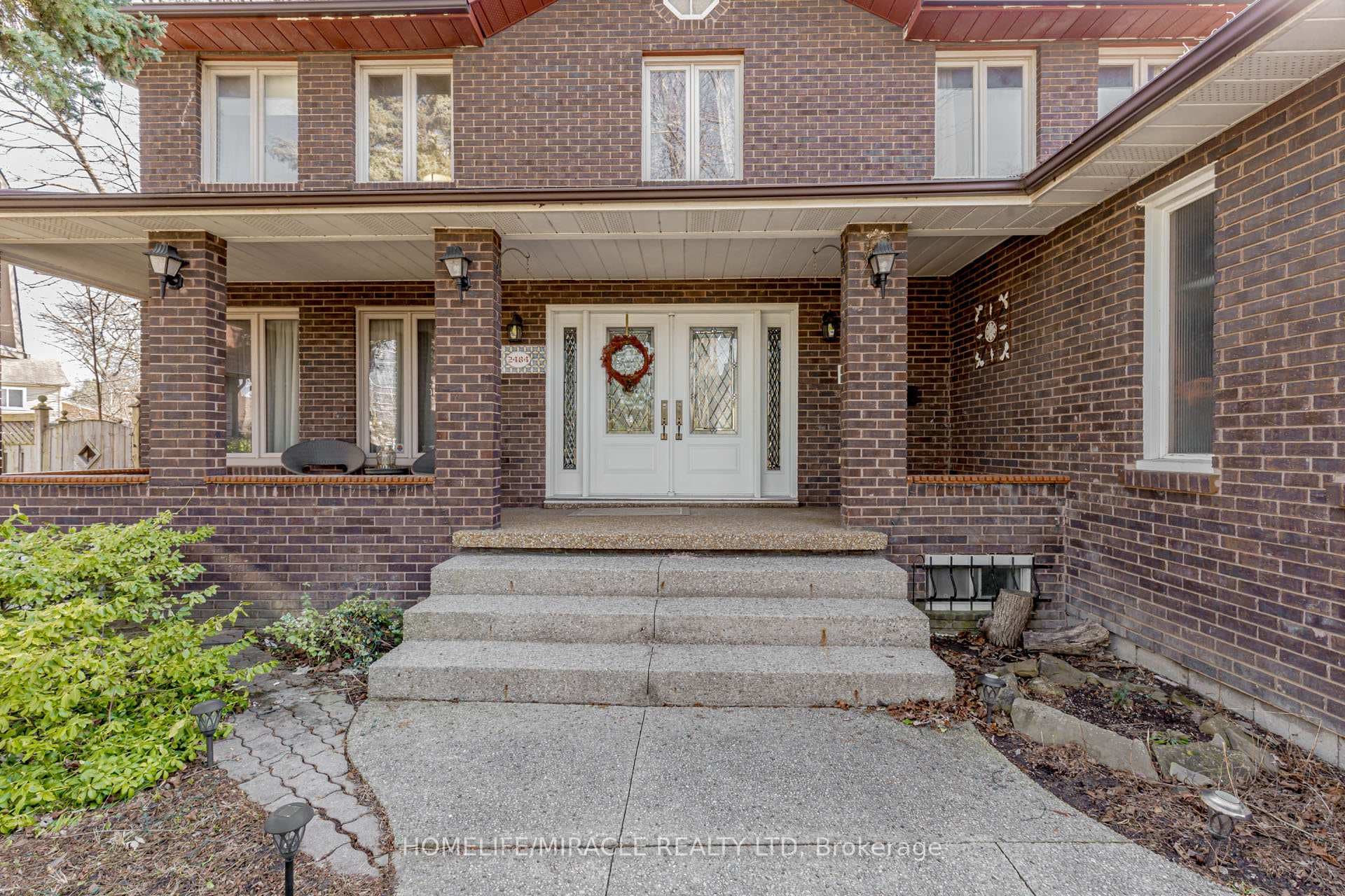 2484 Claymore Crescent photo 3
