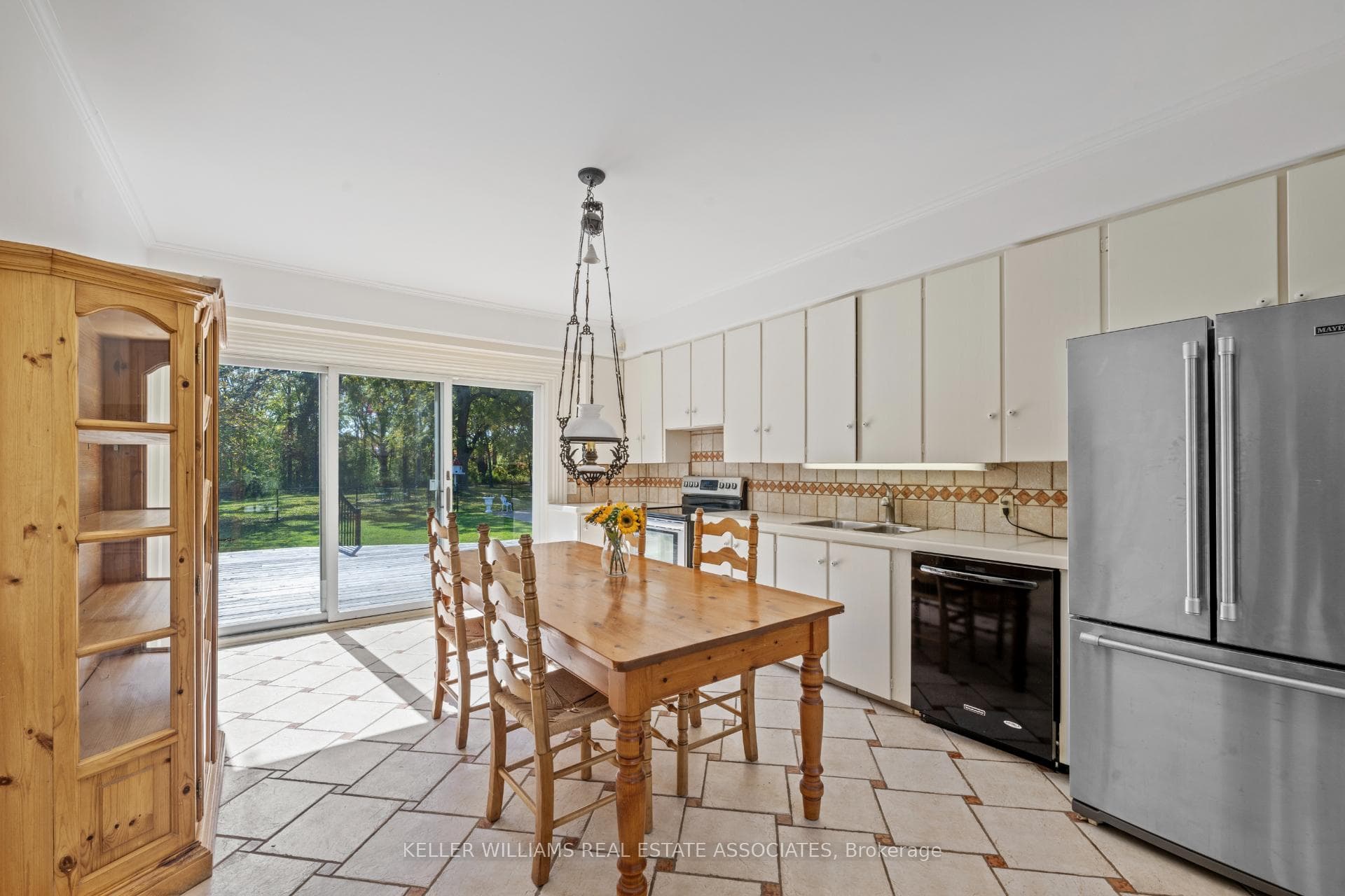 3550 Victoria Avenue photo 8