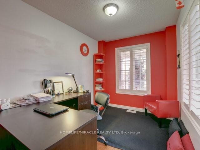 16 Deforest Drive photo 3