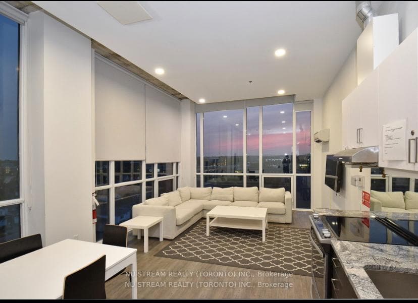 1900 Simcoe Street Unit 423 photo 11