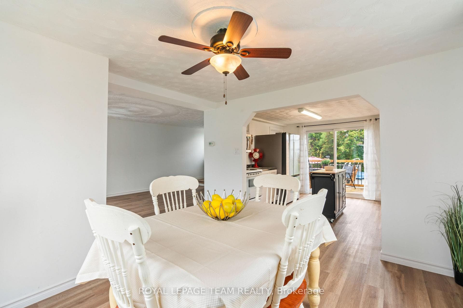 3069 WALKER Street photo 26