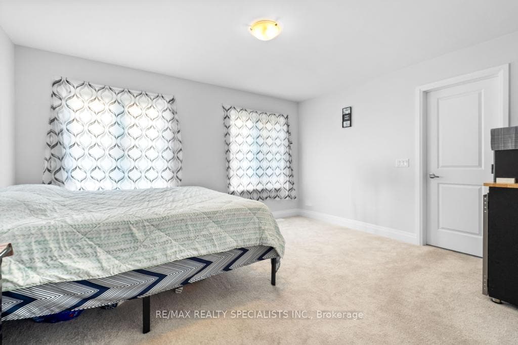 257 Harwood Avenue photo 19