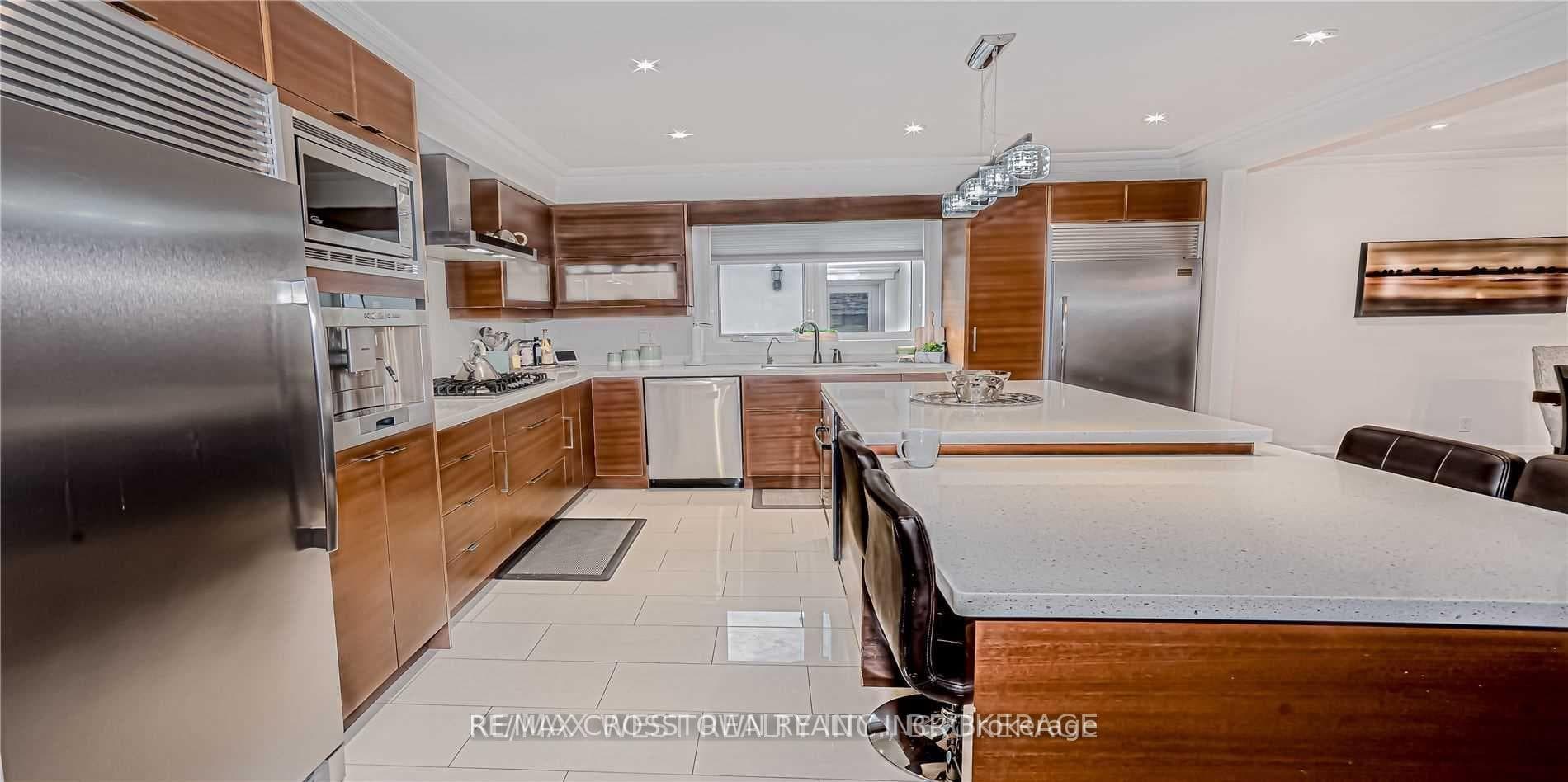 147 Ellis Avenue photo 5