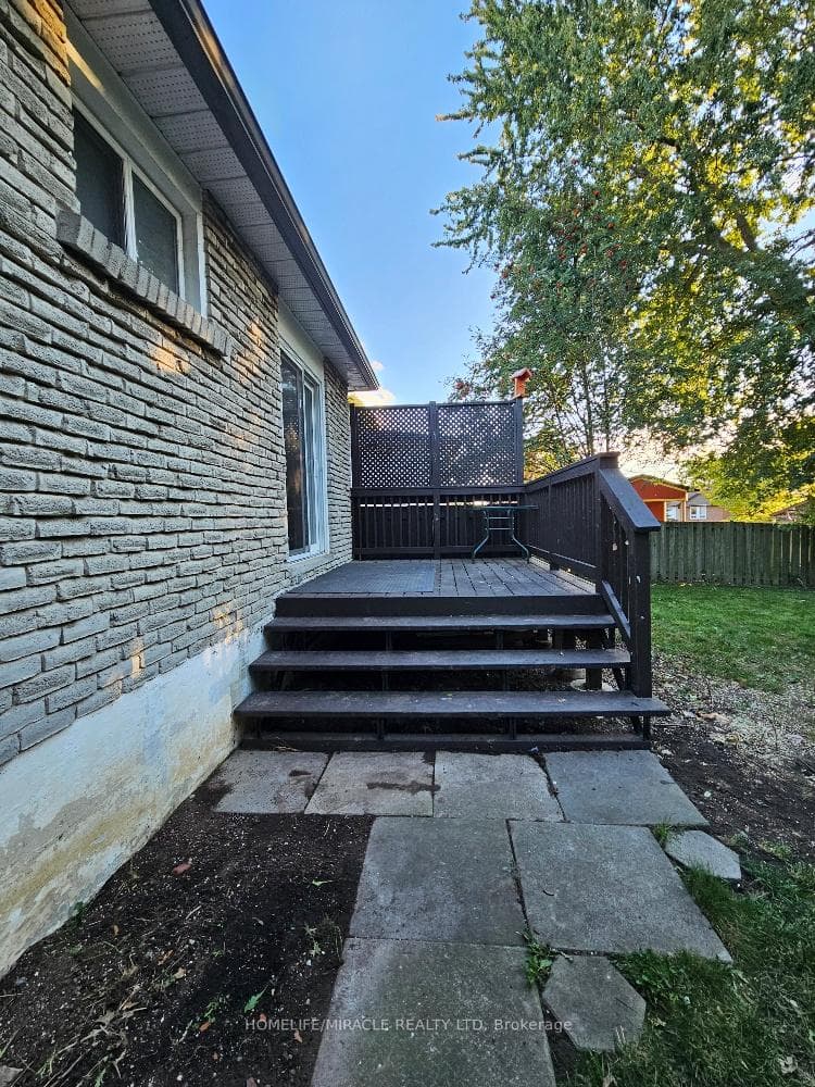 37 Harland Crescent Unit Main photo 28