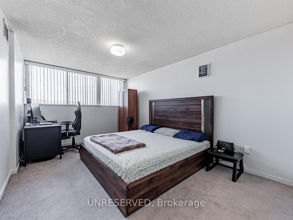10 Tapscott Road Unit 906 photo 12