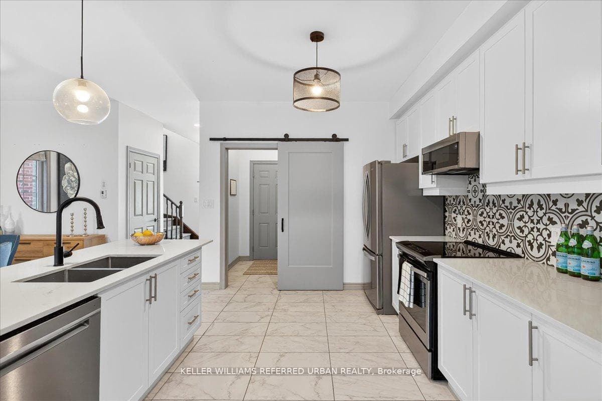 431 Rita's Avenue photo 13