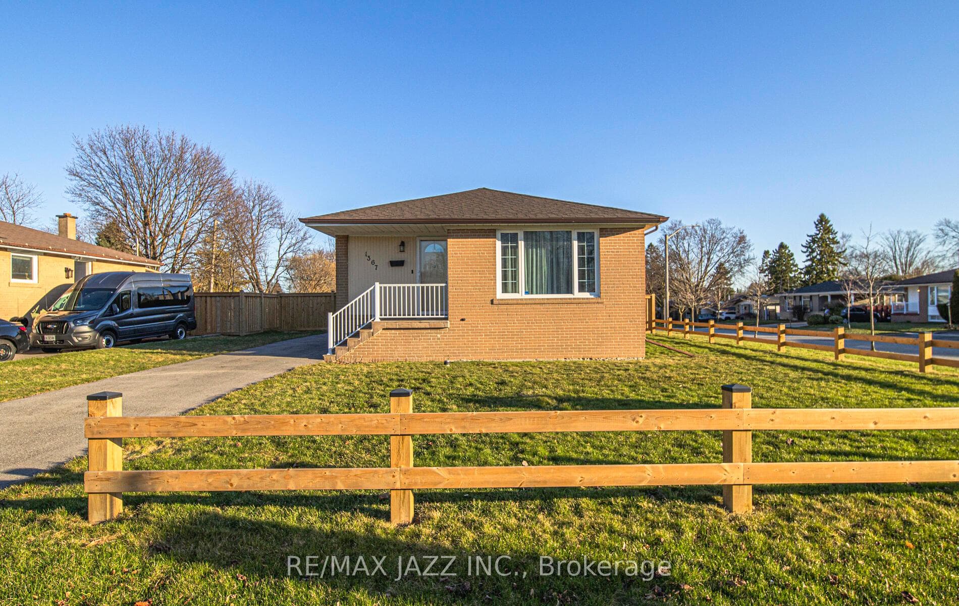 1367 Garvolin Avenue photo 3