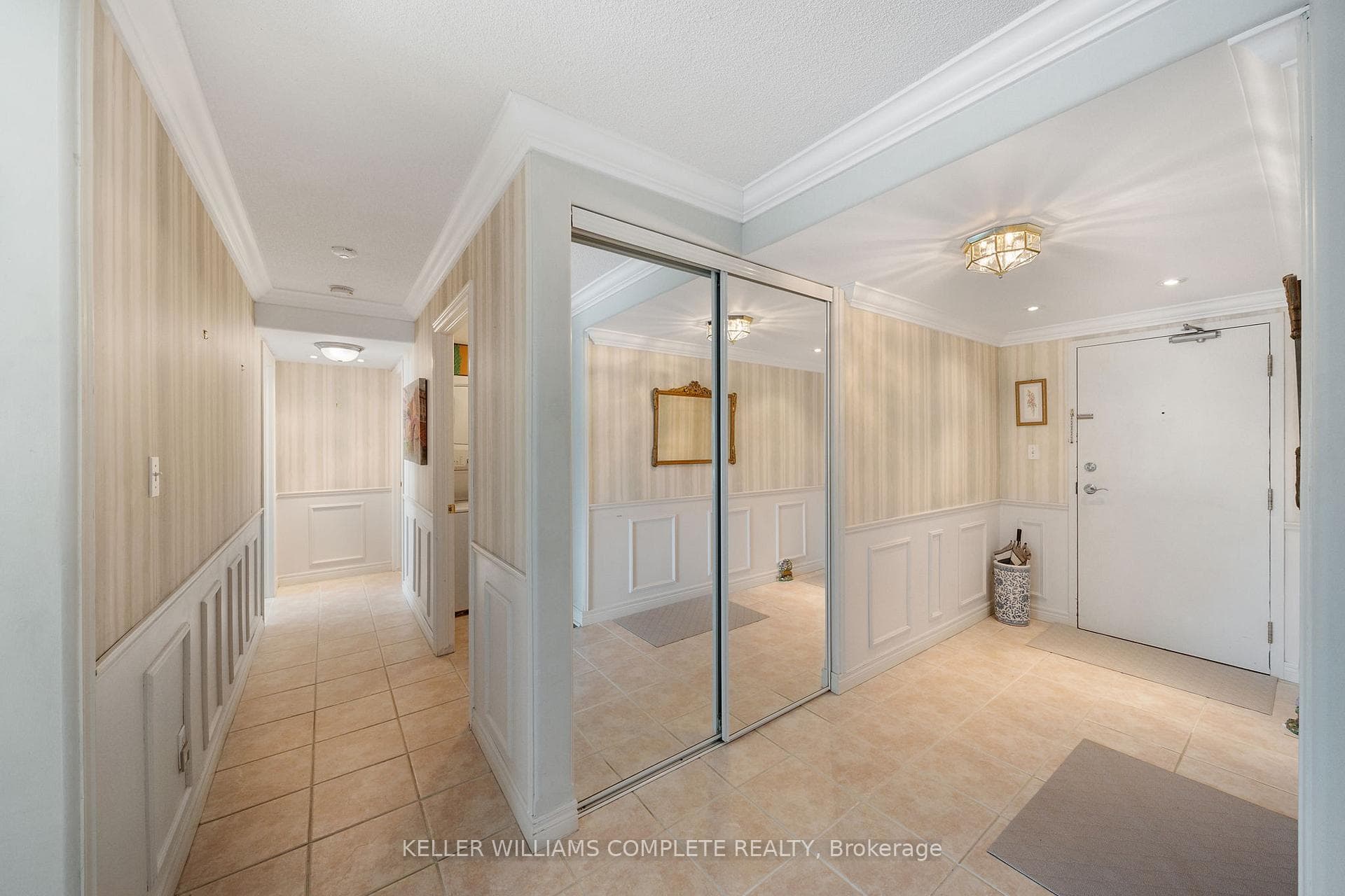 1272 Ontario Street Unit 404 photo 4