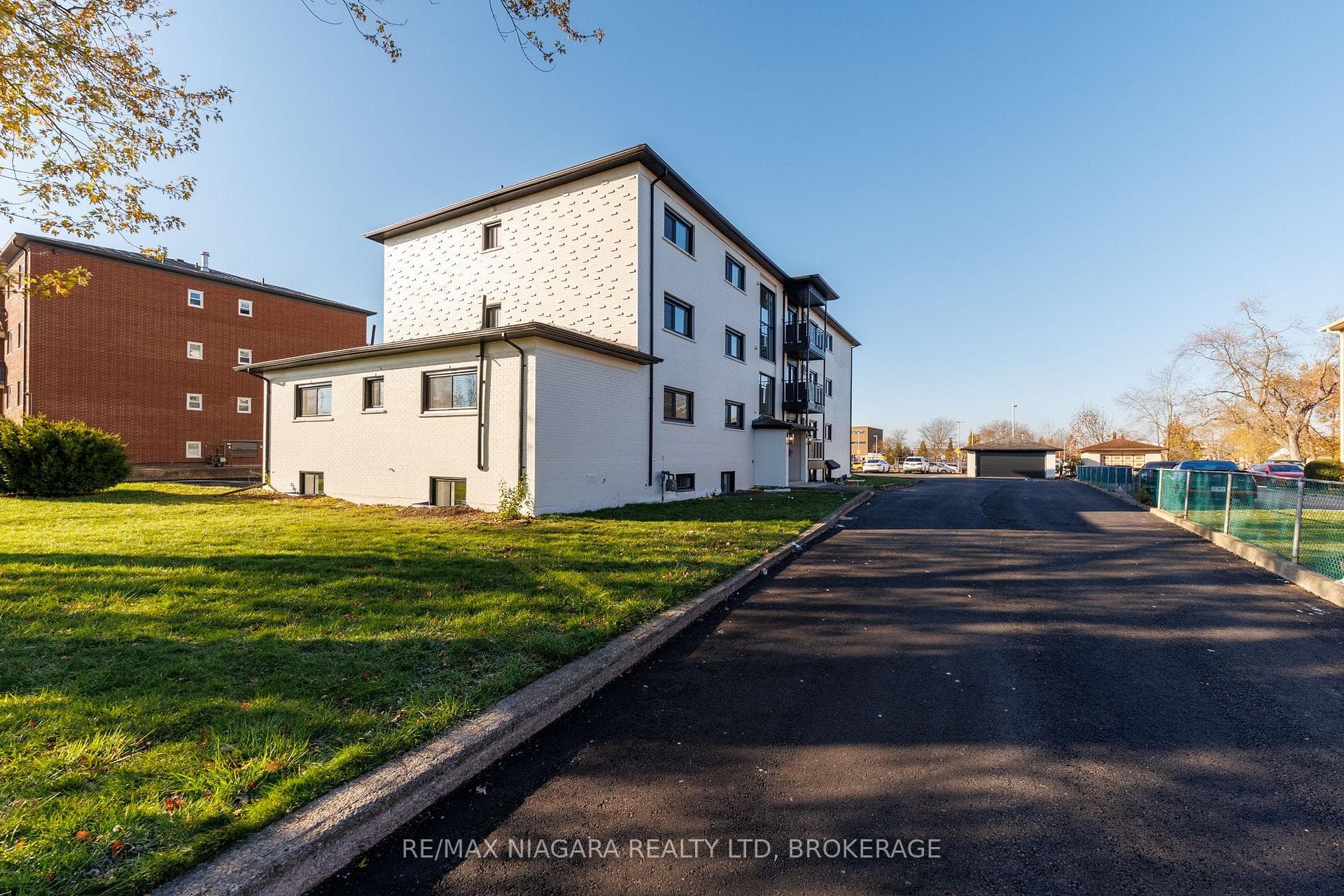 141 Plymouth Road Unit Unit 8 photo 16
