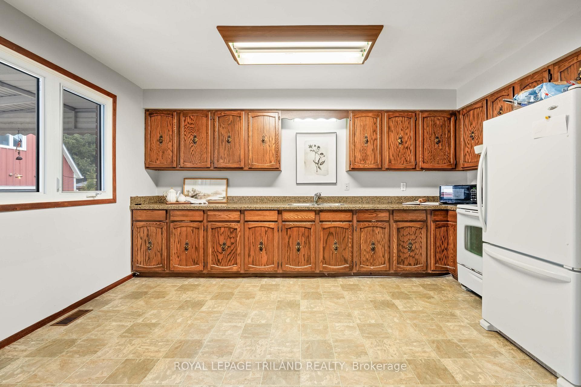 308 John Street photo 16