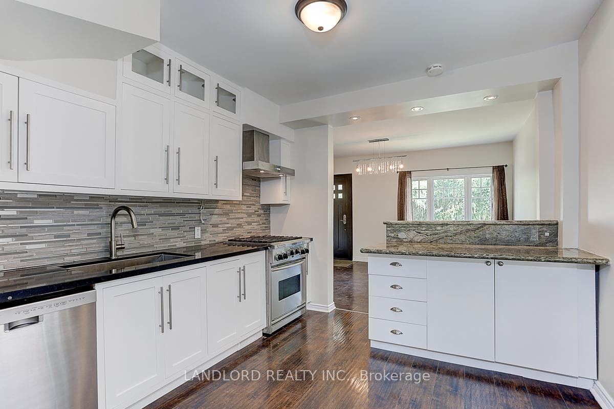 64 Shaver Avenue photo 12