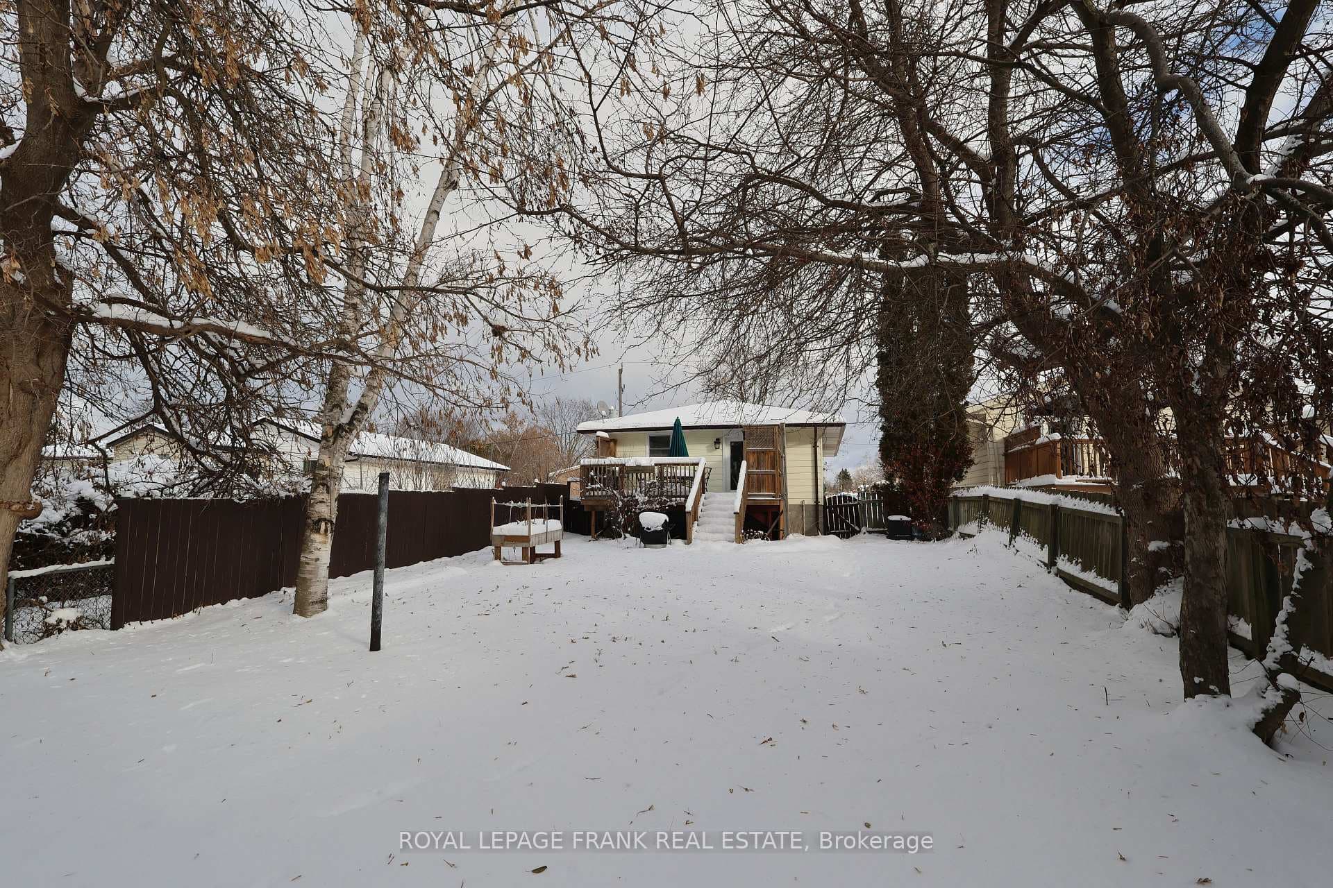 393 Southpark Drive photo 2