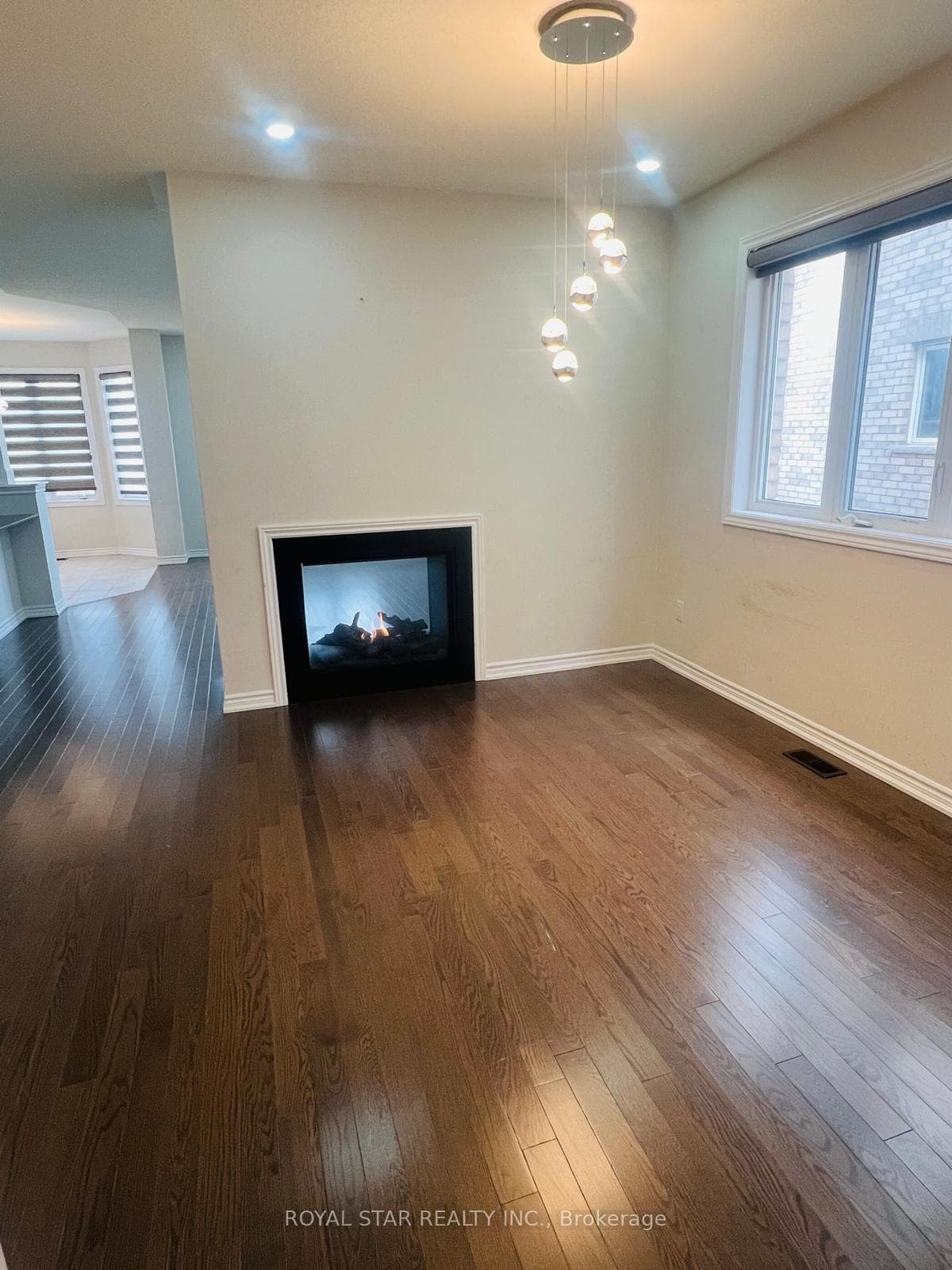 121 Bonnieglen Farm Boulevard Unit Upper photo 5