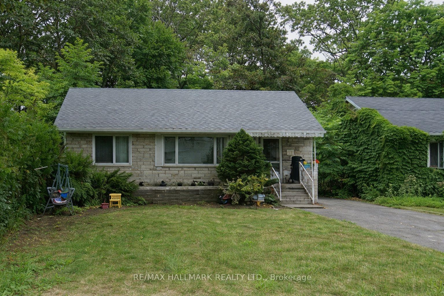 22 Grandview Avenue photo 2