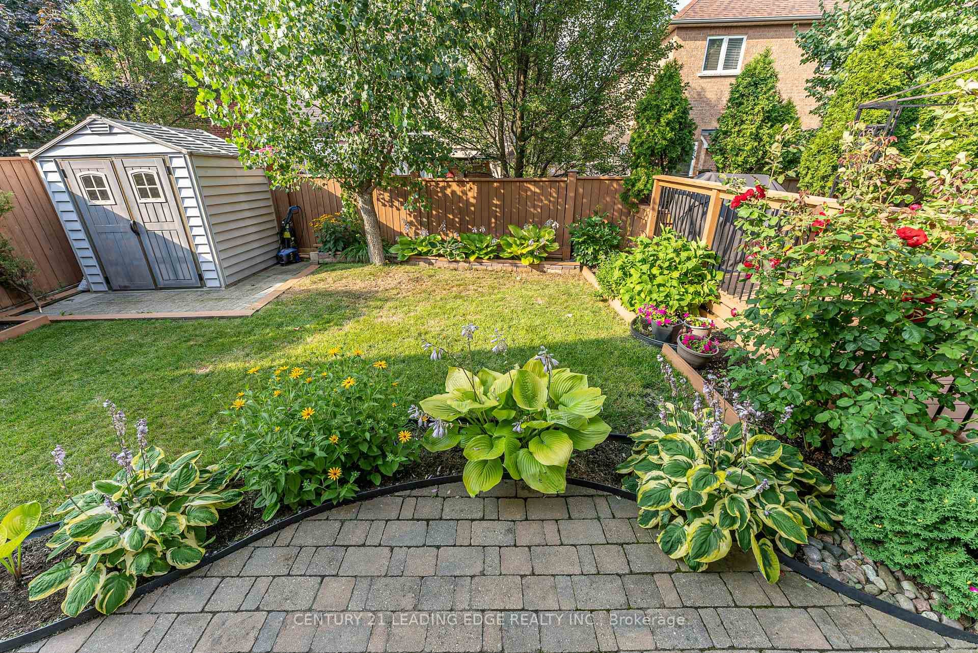PRIVATE BACK YARD