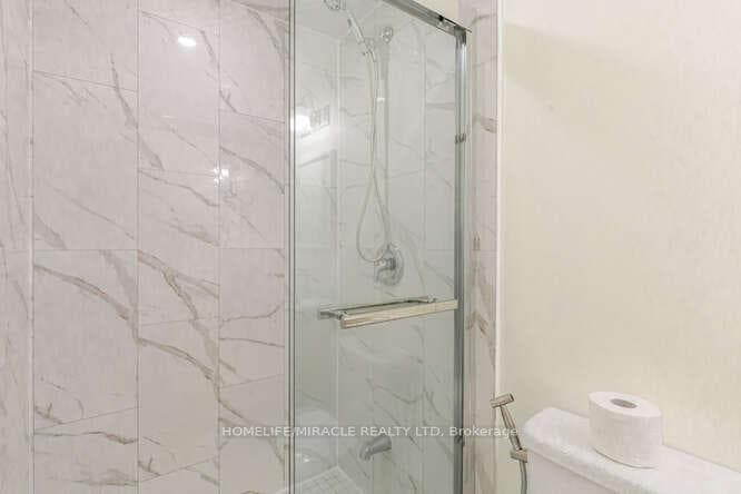 2779 Gananoque Drive Unit 109 photo 28