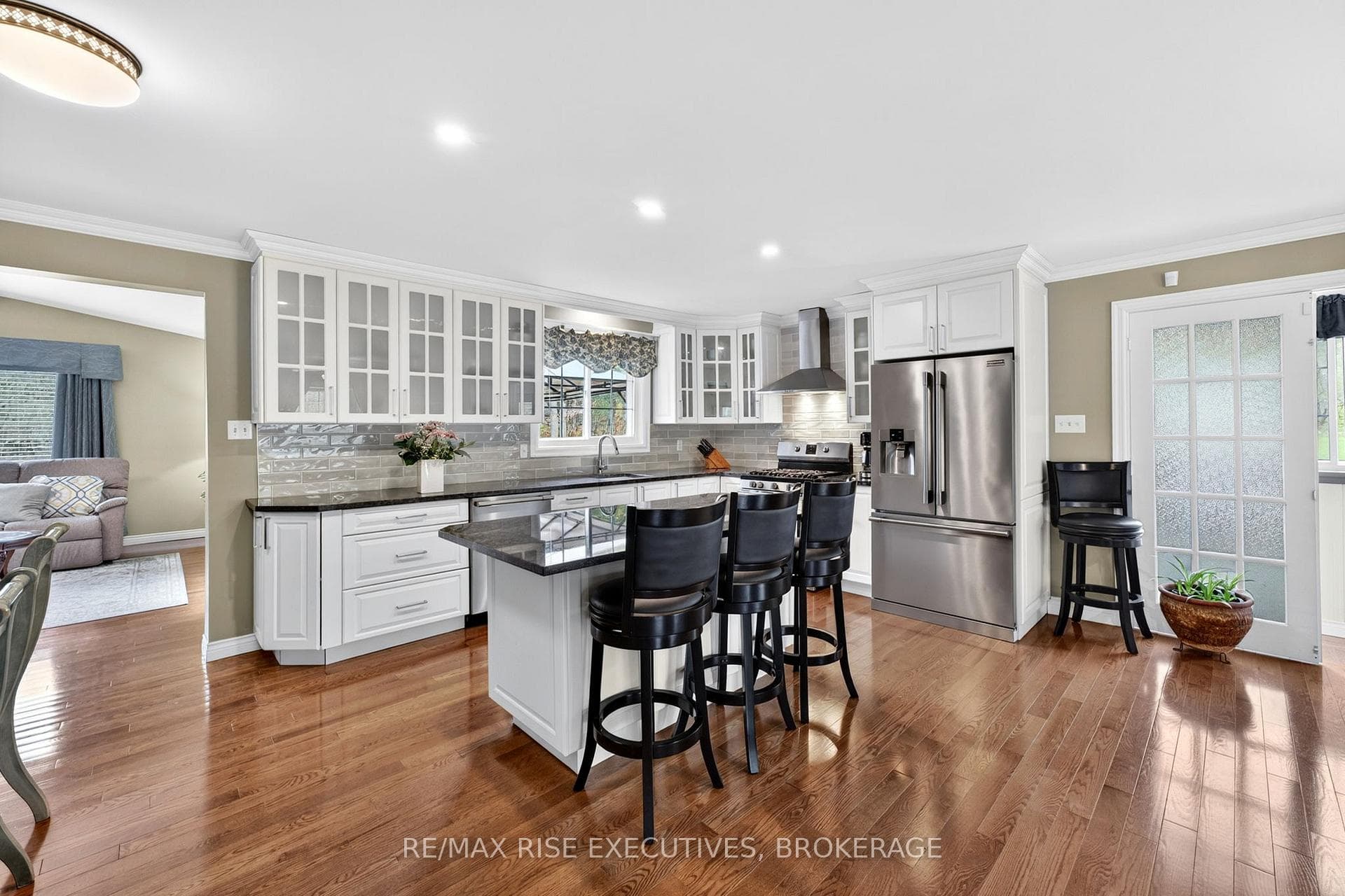 2405 Rideau Ferry Road photo 15