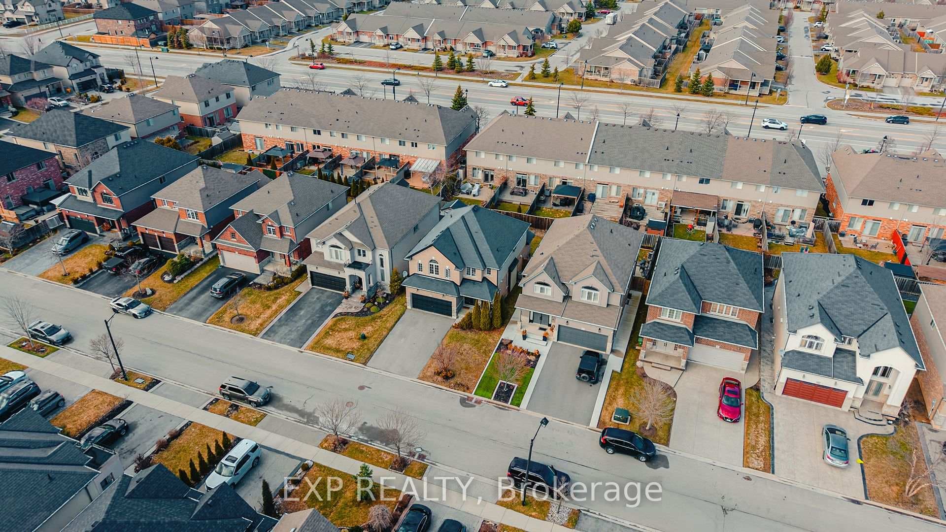 100 Garinger Crescent photo 31