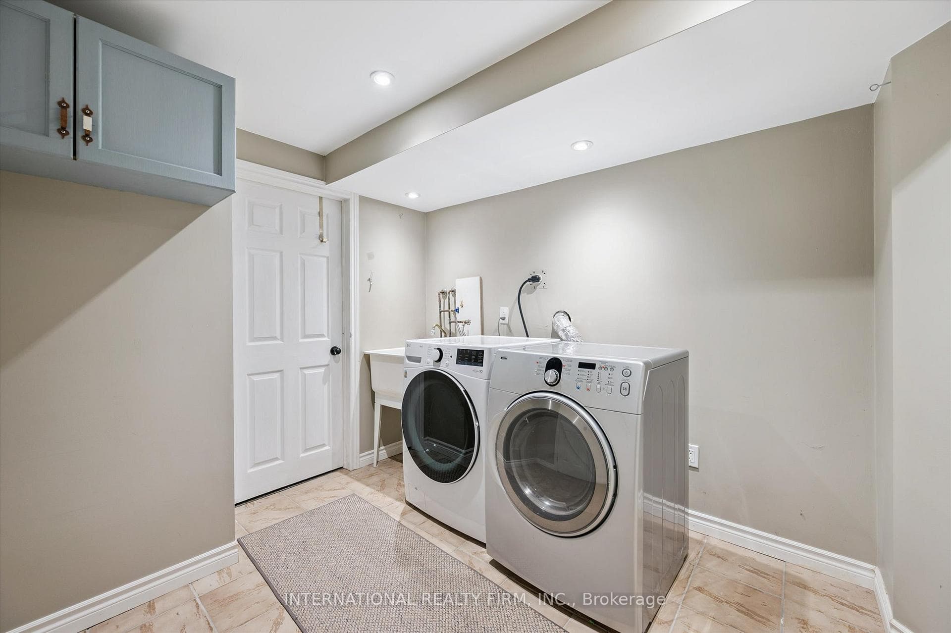 2348 Proudfoot Trail photo 33
