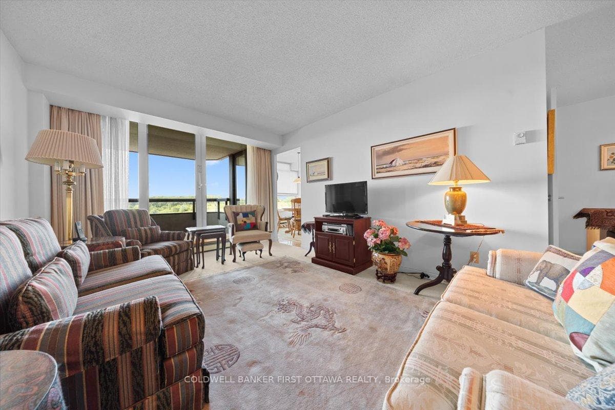1510 Riverside Drive Unit 606 photo 7
