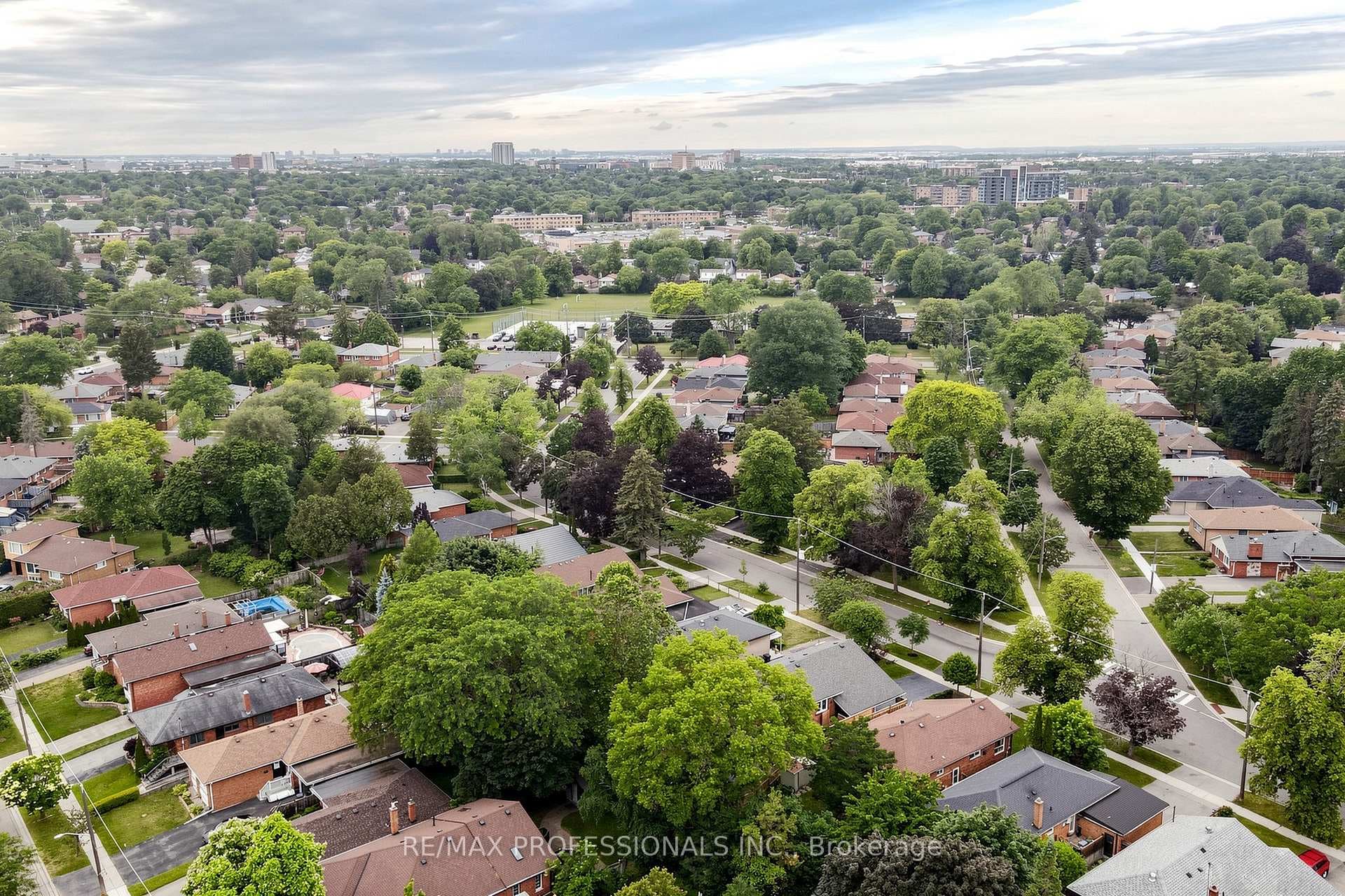 17 Barwell Crescent photo 37
