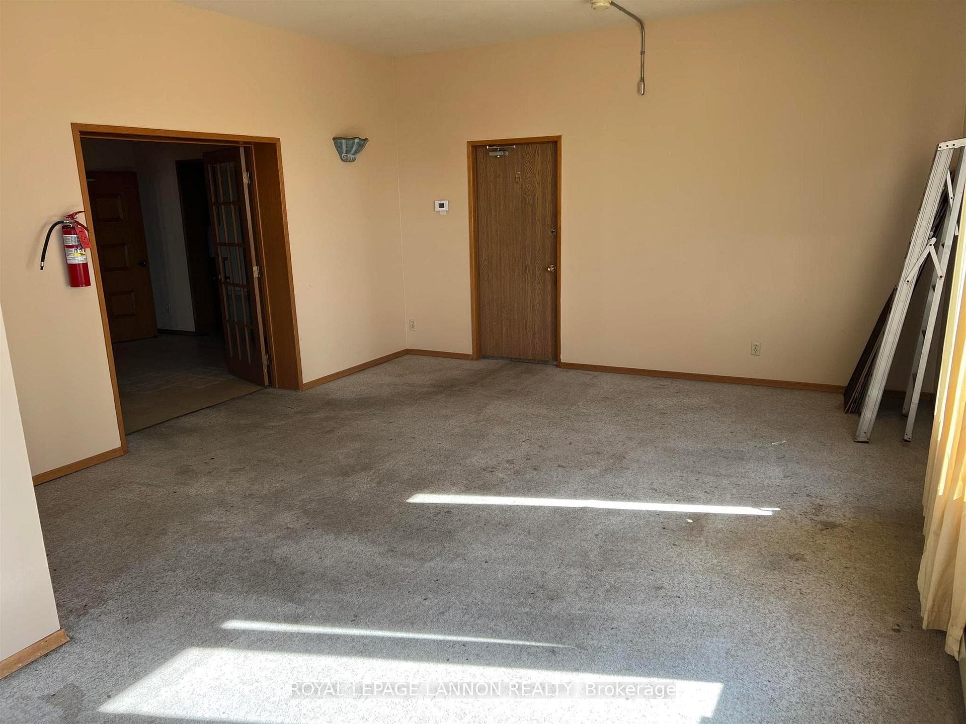 386 Dufferin Street photo 6