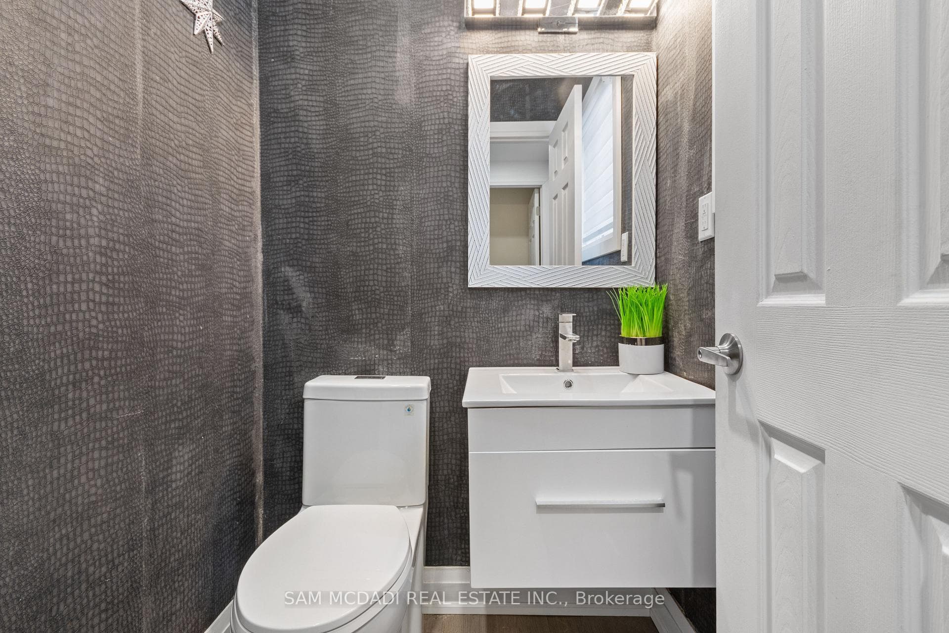 7159 Spyglass Crescent photo 13