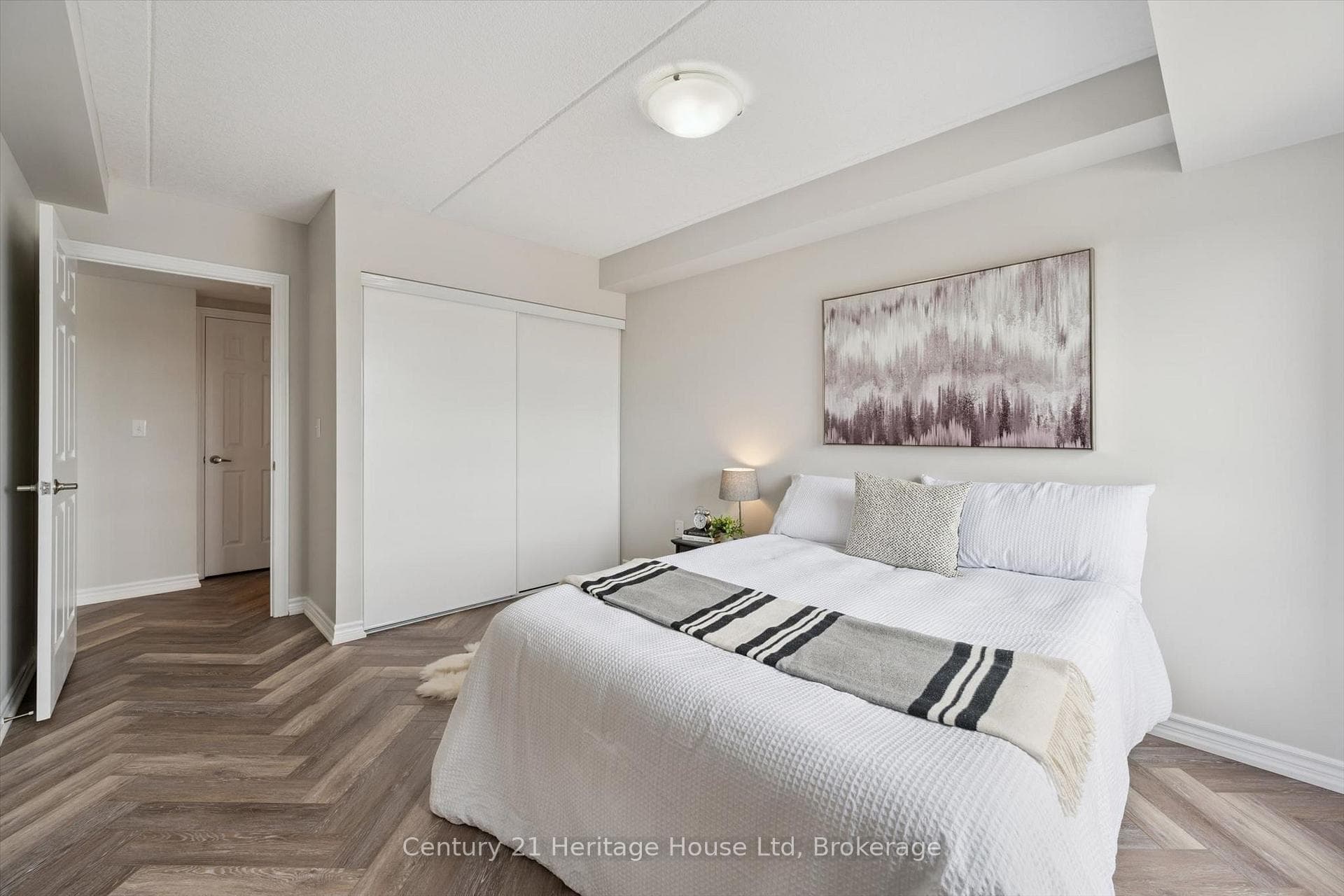 60 Lynnmore Street photo 9