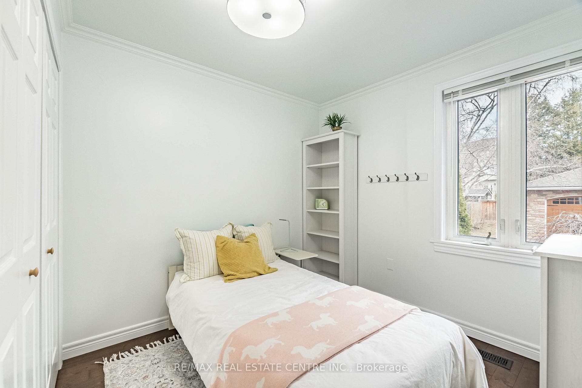 37 Maple Avenue photo 29