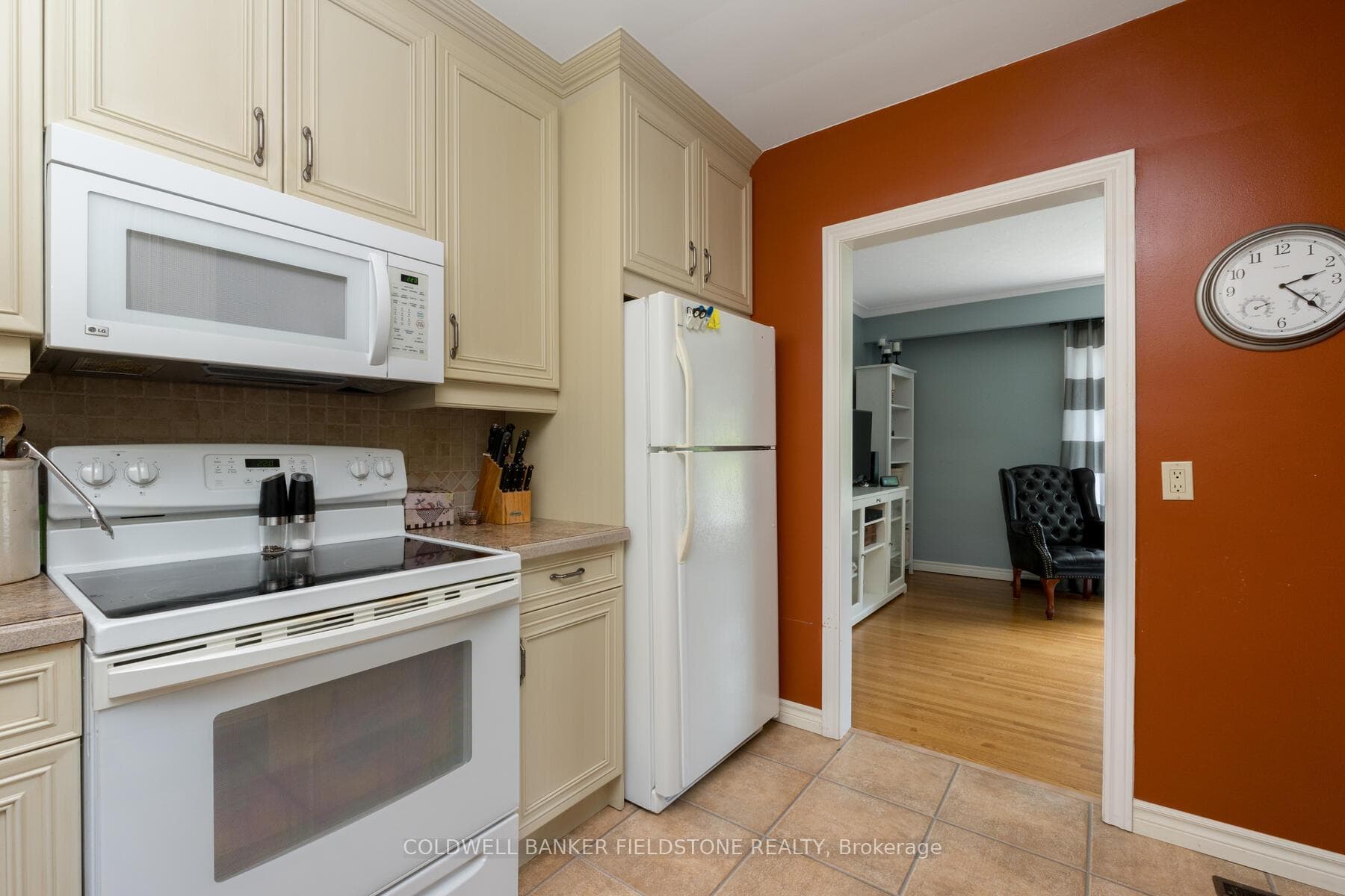 17 Hewson Crescent photo 10