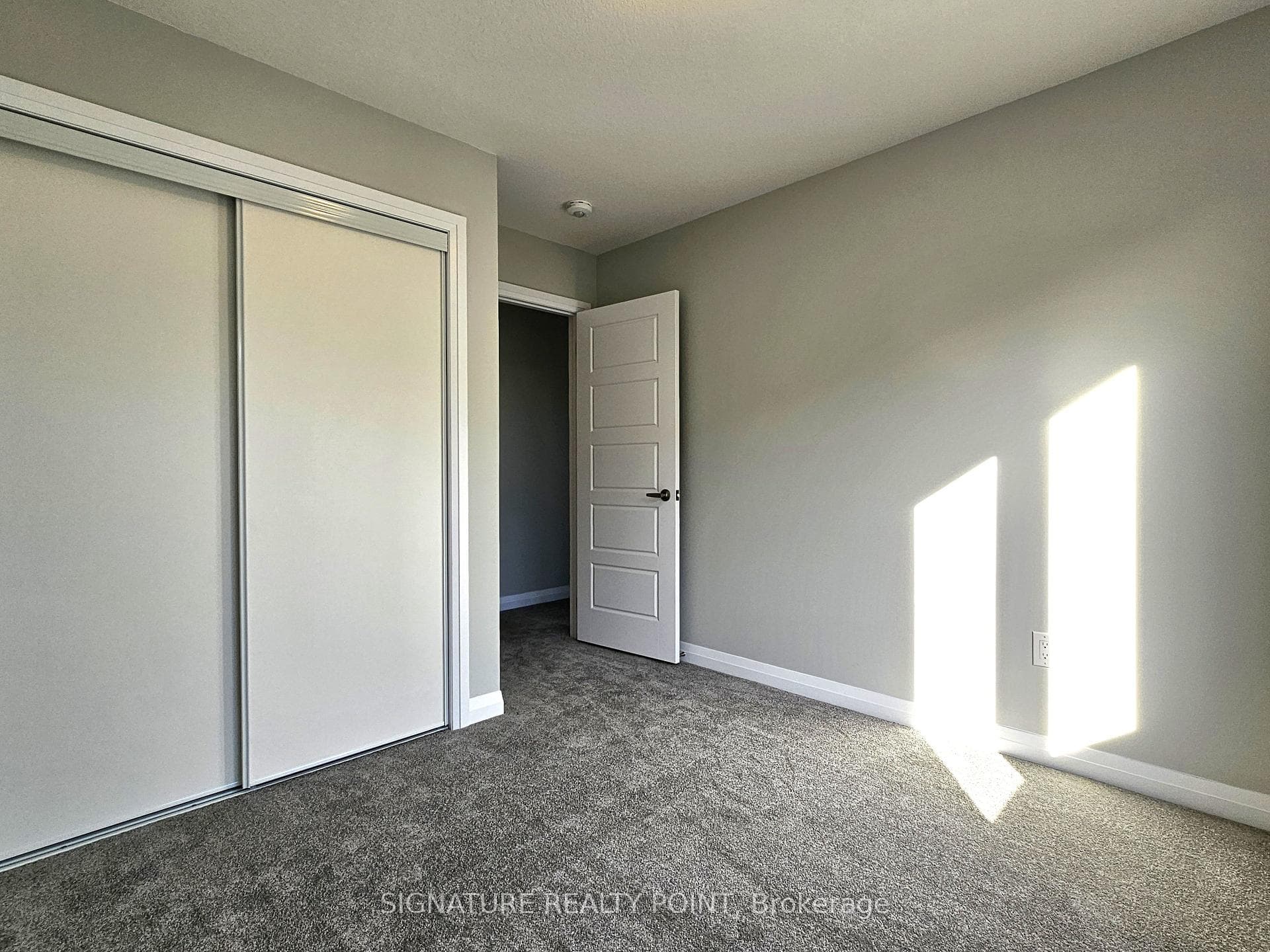 52 Norwich Crescent photo 8