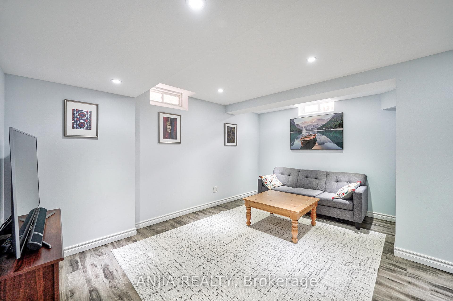 143 Lampton Crescent photo 30