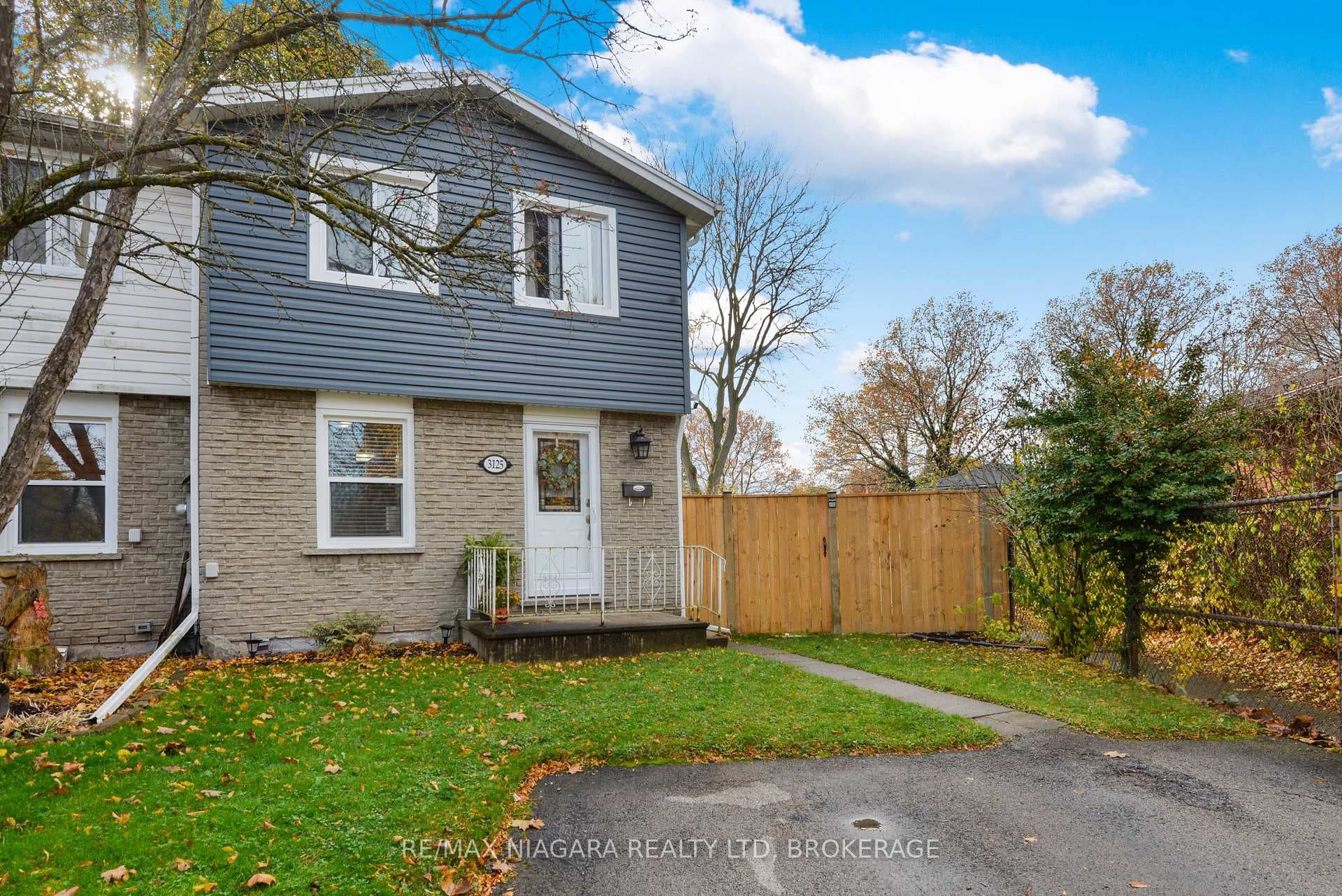 3125 Secord Place photo 1
