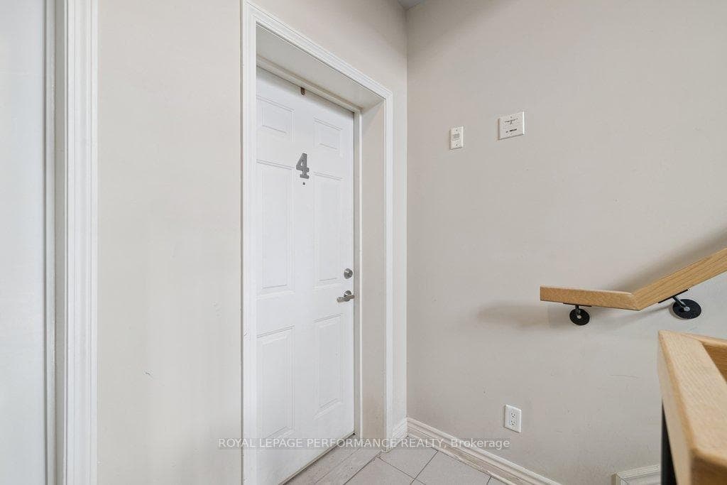 304 Paseo Private Unit 4 photo 4