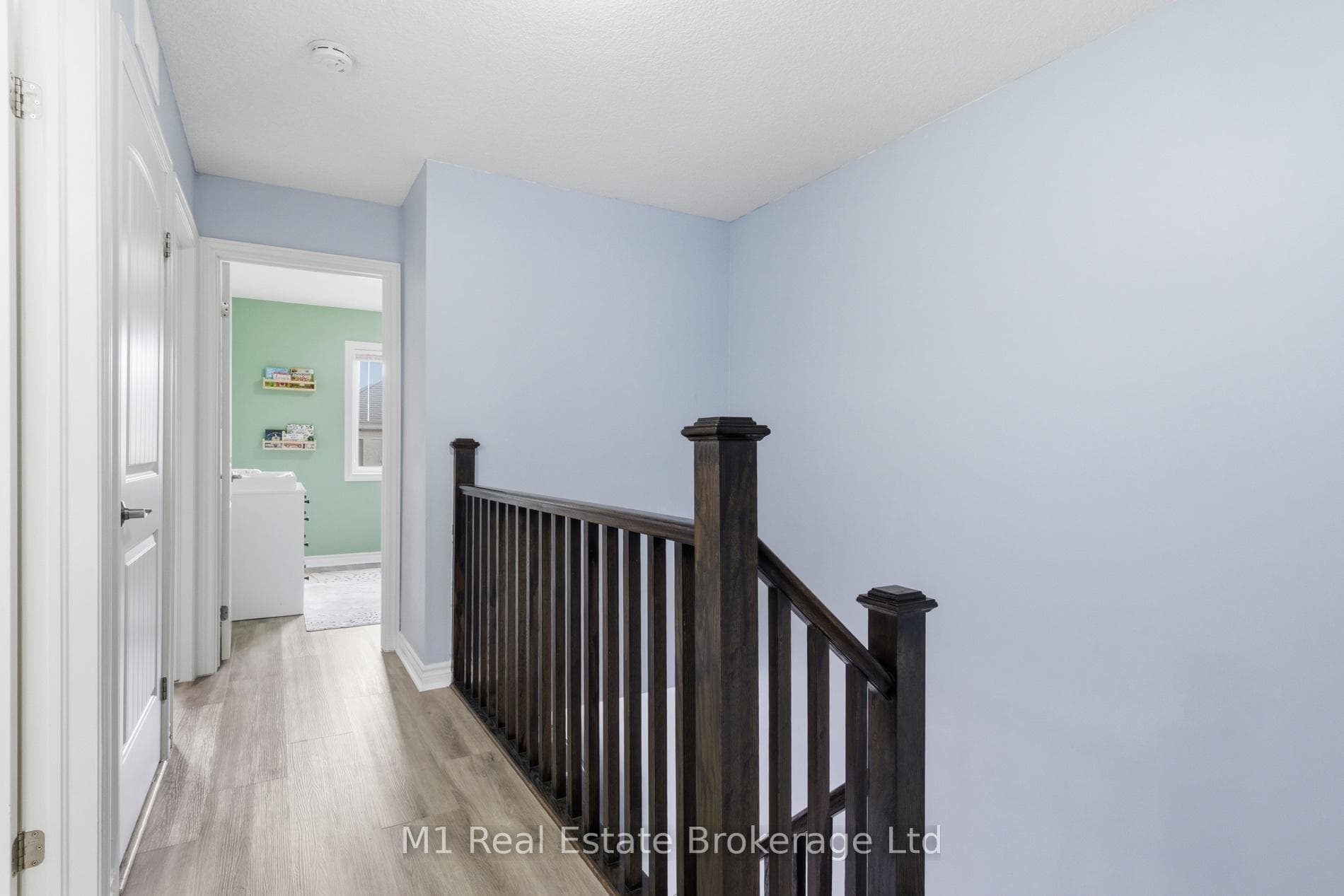 75 Arlington Crescent photo 17