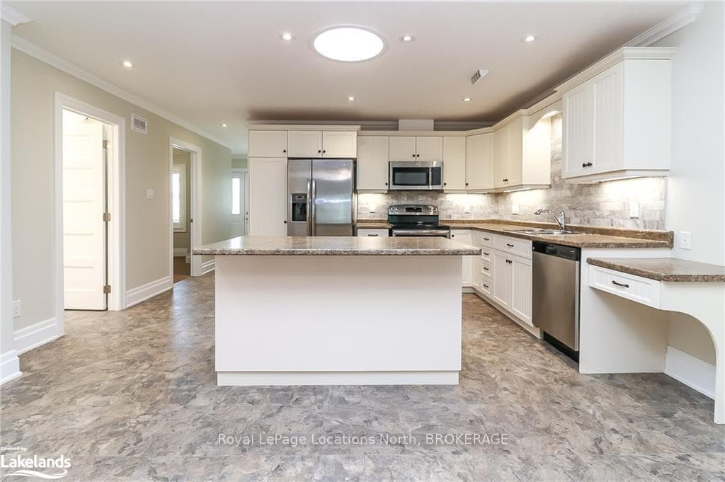 48 CLOVER Crescent photo 9