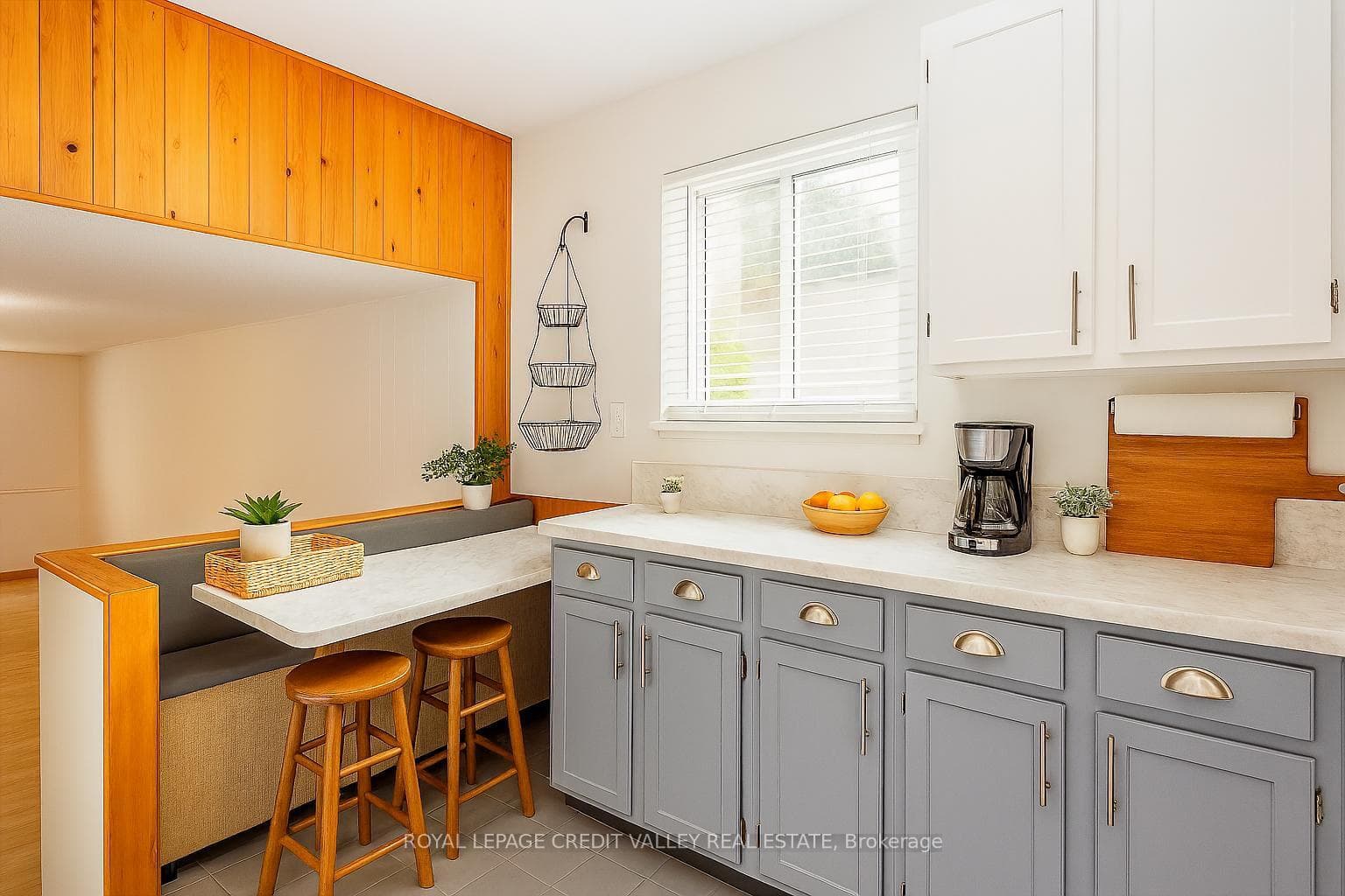 3633 Chiplow Road photo 5