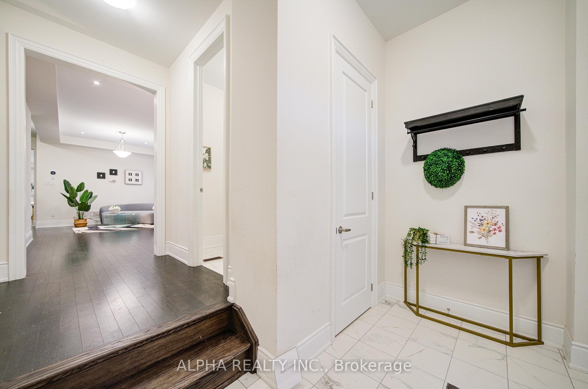 45 Kentledge Avenue photo 3
