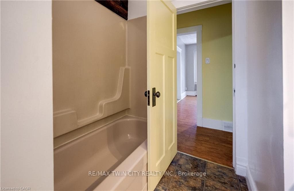 151 COURTLAND Avenue photo 21