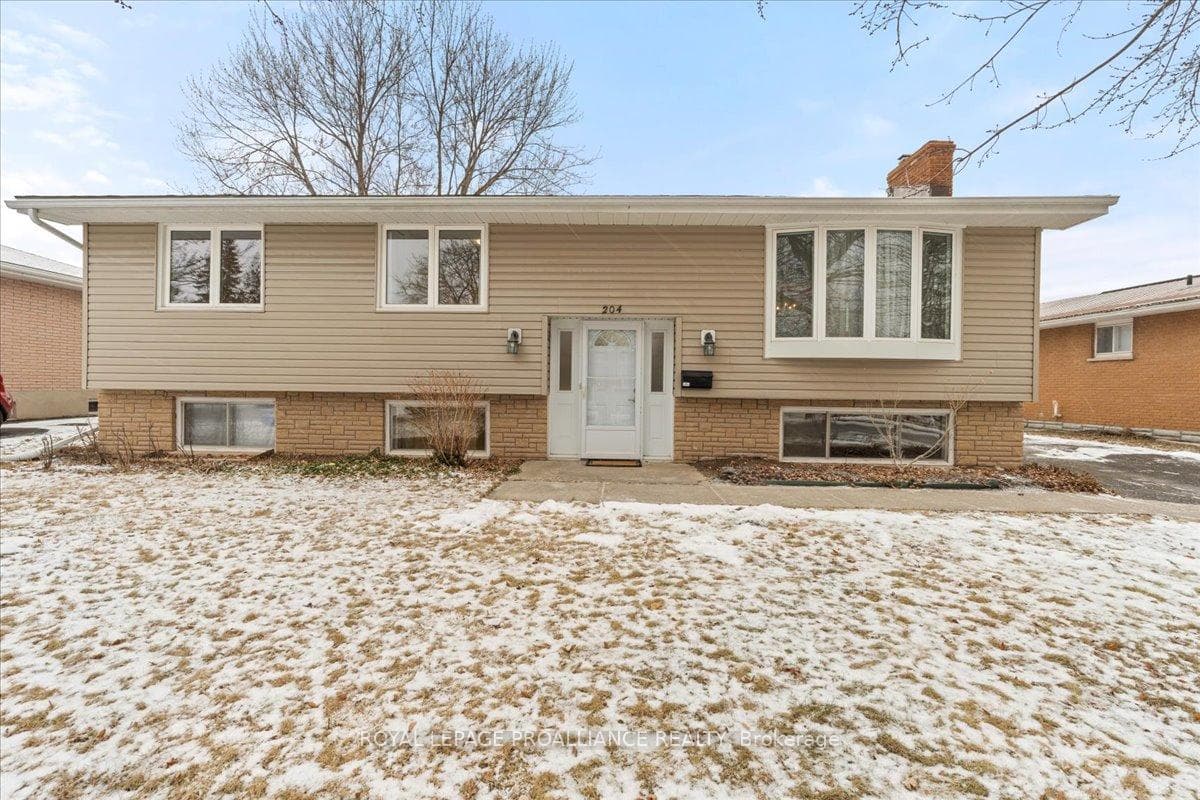 204 Elizabeth Street photo 2