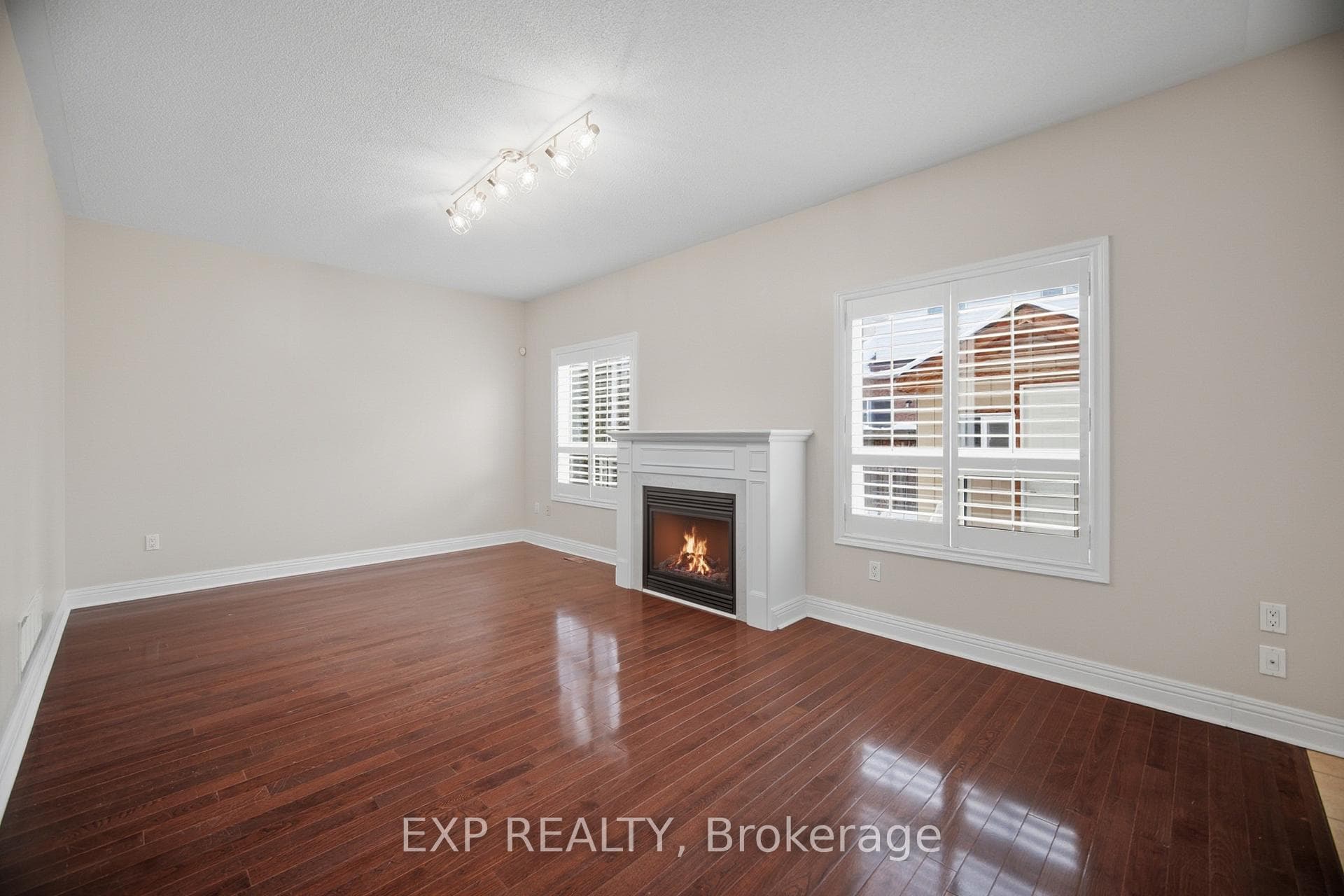 94 Kingsview Drive photo 10