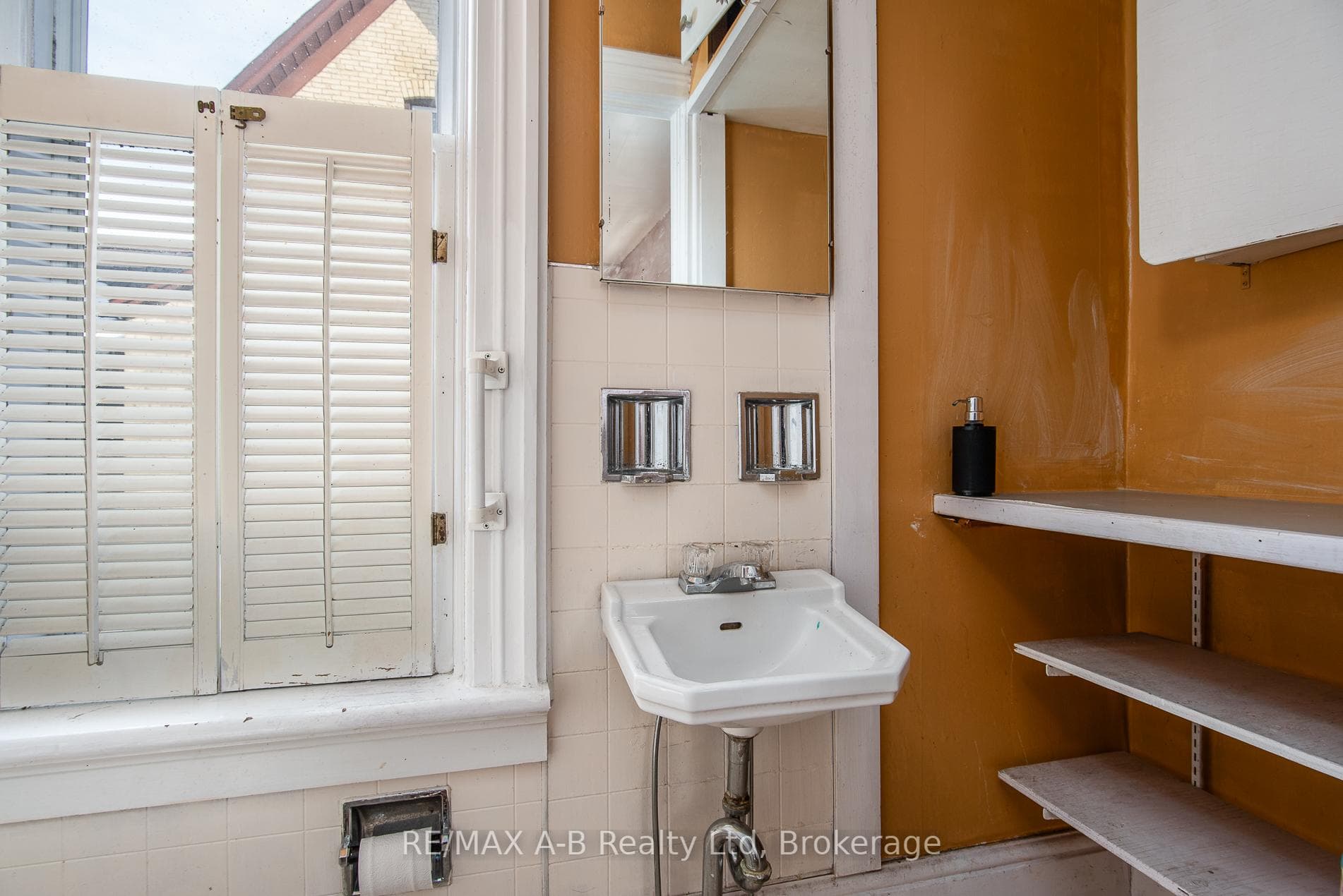 86 King Street photo 24