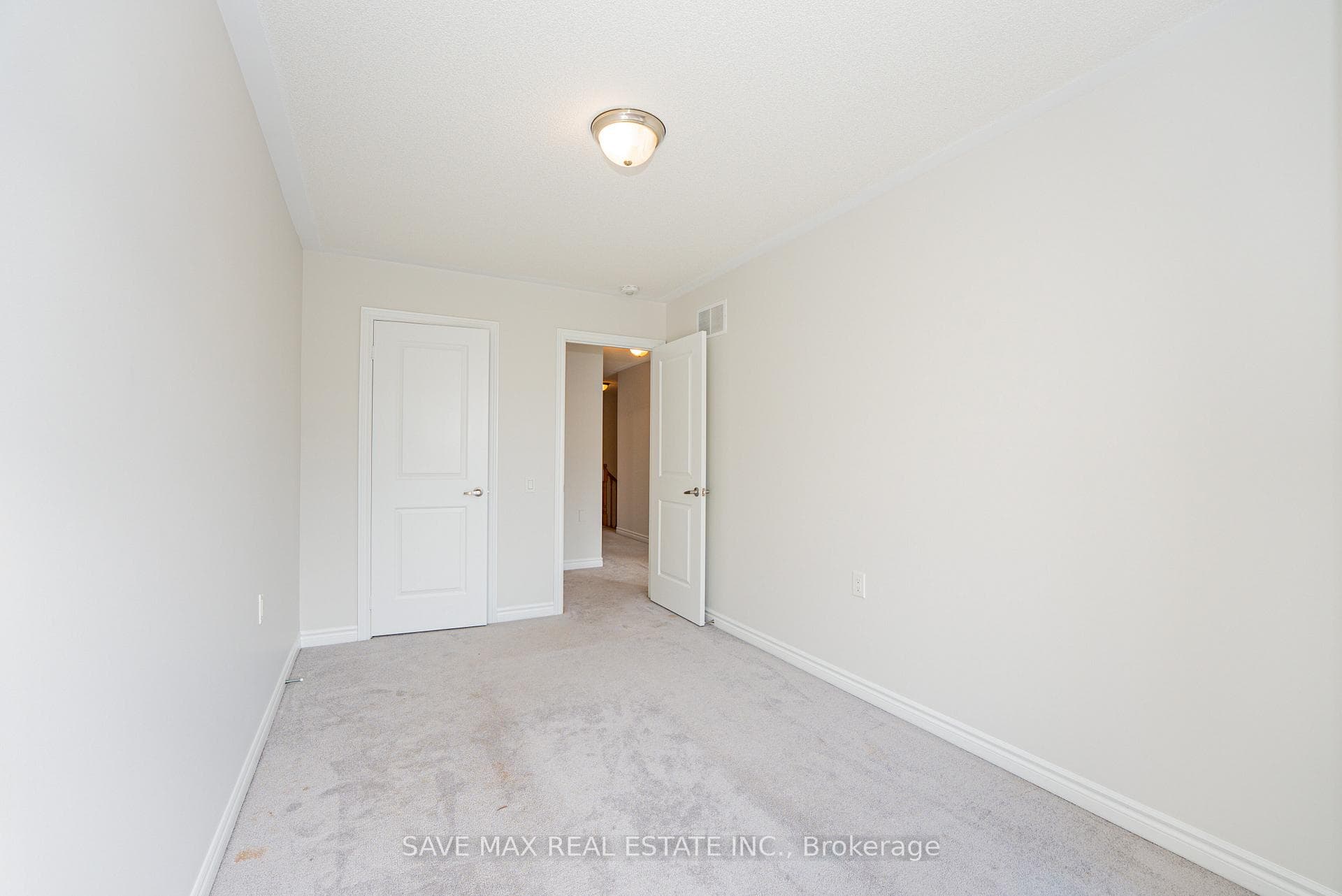9 Phyllis Drive photo 33